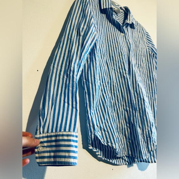 H&M women’s blue and white pinstripe button up - Picture 3 of 12